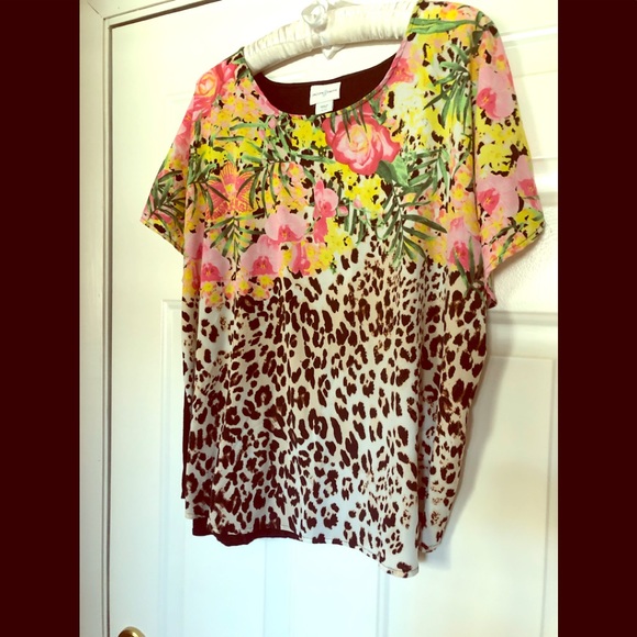 Jaclyn Smith Tops - Jaclyn Smith Pretty Top